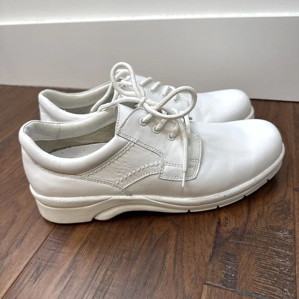 Spring Step Leather Sneakers Women 11 Wide White Professional Work Nurse Medical